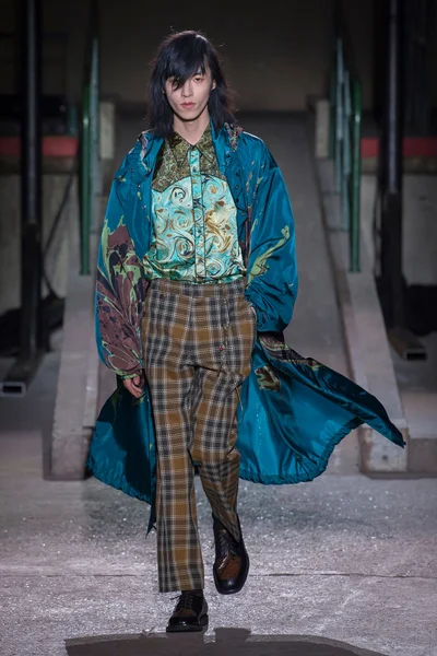 Look 35